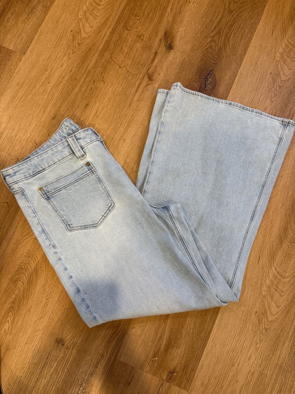 Light Wash Wide Leg Women’s Jeans